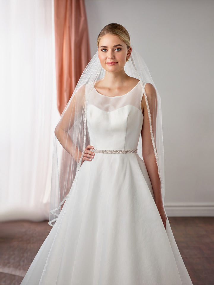 9126 - Cheron's Bridal, Veil