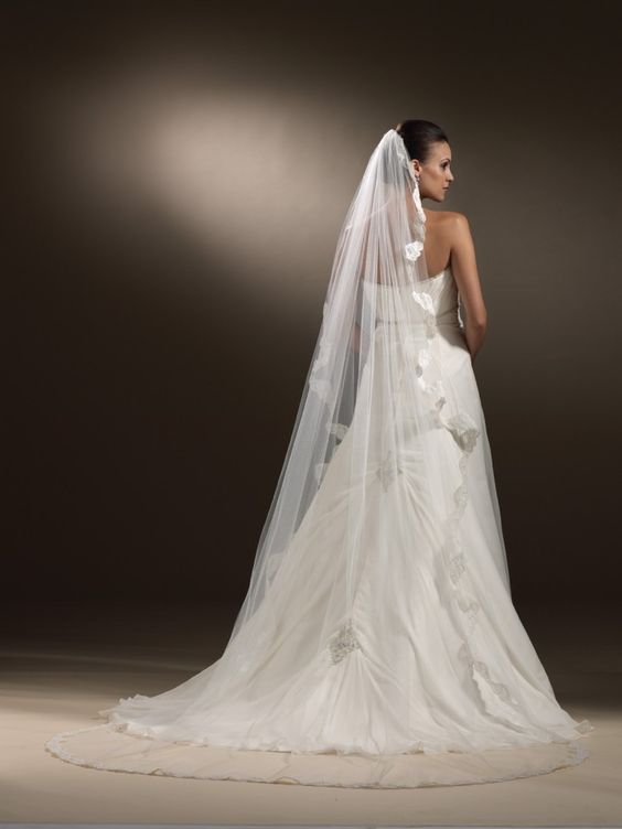 9438 - Cheron's Bridal, Veil