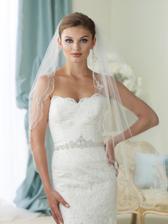 9537 - Cheron's Bridal, Veil