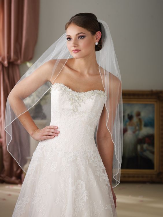 9729 - Cheron's Bridal, Veil